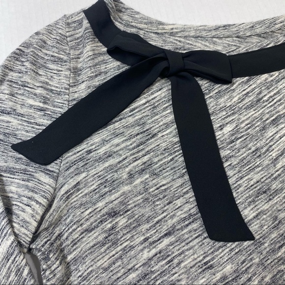 Ann Taylor LOFT Heather Gray Lg Sleeve Top w/ bow - Picture 4 of 10